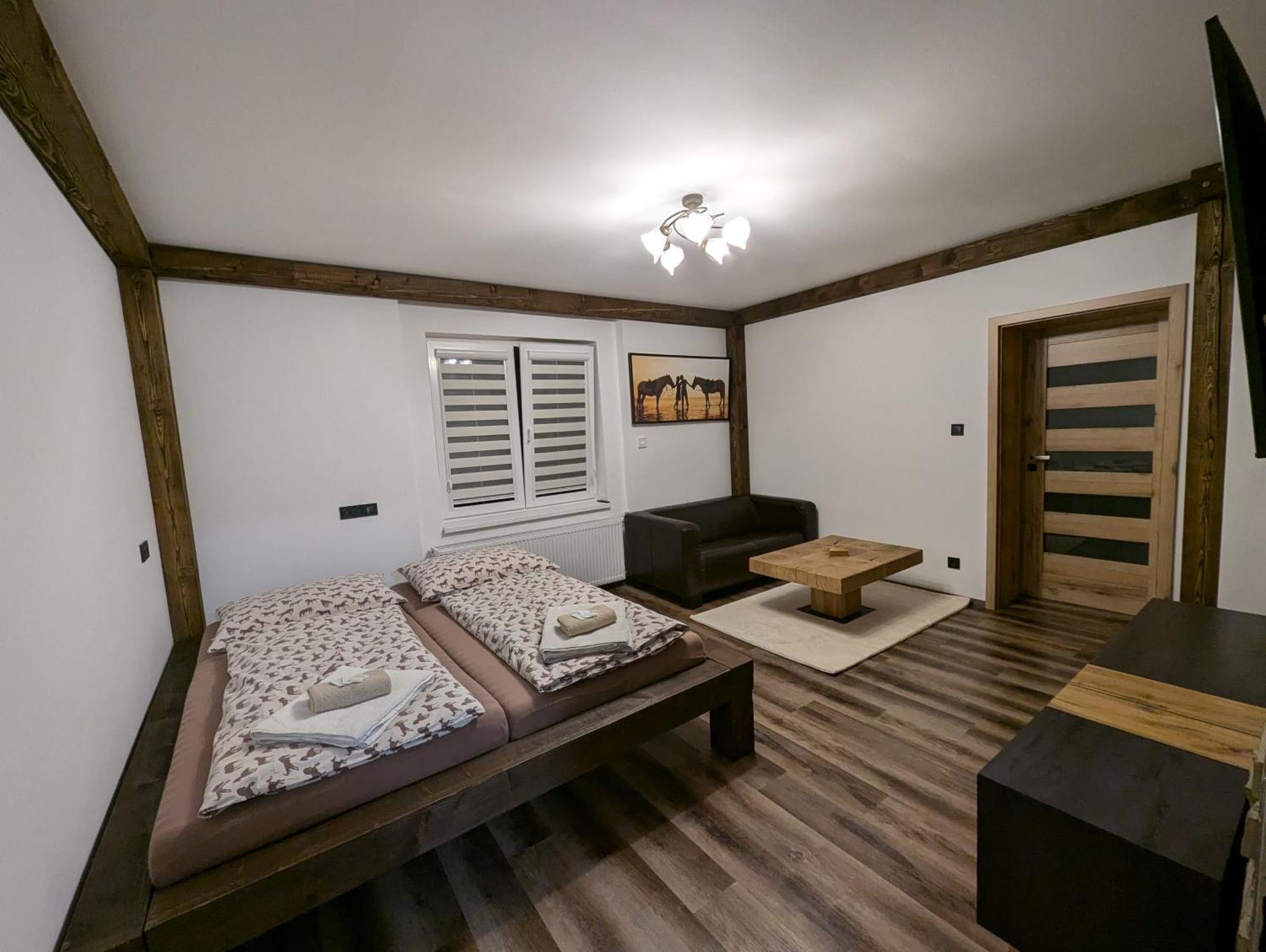 Jizdarna Malenovice Apartment Malenovice  Ngoại thất bức ảnh